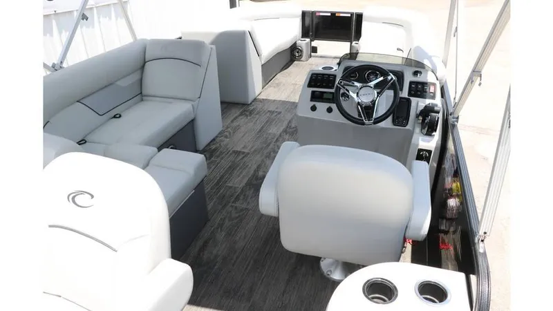 Slide: The Image of Crest Classic Fish 220 Tri toon 2022 - 15