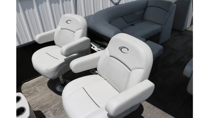 Slide: The Image of Crest Classic Fish 220 Tri toon 2022 - 16