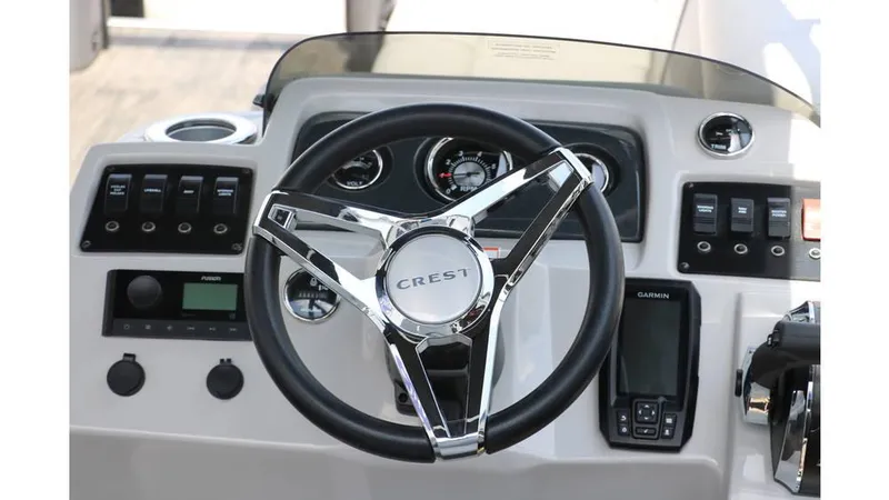 Slide: The Image of Crest Classic Fish 220 Tri toon 2022 - 19