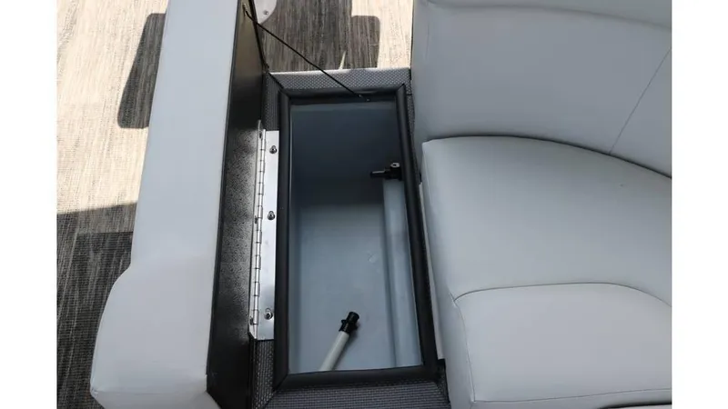 Slide: The Image of Crest Classic Fish 220 Tri toon 2022 - 20