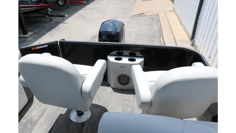 Slide: The Image of Crest Classic Fish 220 Tri toon 2022 - 21