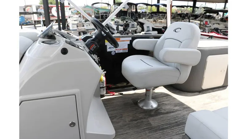 Slide: The Image of Crest Classic Fish 220 Tri toon 2022 - 22