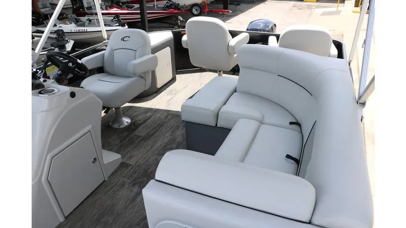 Slide: The Image of Crest Classic Fish 220 Tri toon 2022 - 25