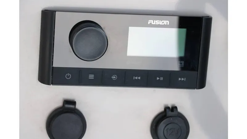 Slide: The Image of Crest Classic Fish 220 Tri toon 2022 - 28