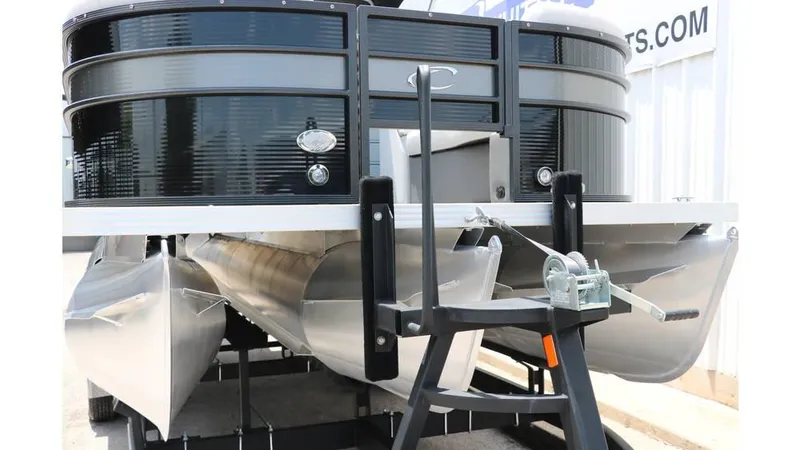 Slide: The Image of Crest Classic Fish 220 Tri toon 2022 - 31