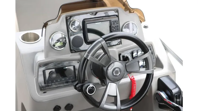 Slide: The Image of Avalon Venture 2385 RF Tri Toon 2023 - 14