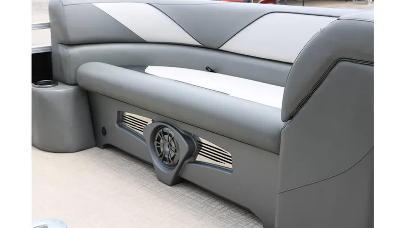 Slide: The Image of Avalon Venture 2385 RF Tri Toon 2023 - 15