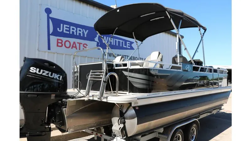 Slide: The Image of Avalon Venture 2385 RF Tri Toon 2023 - 25