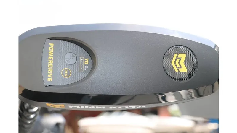 Slide: The Image of Smoker Craft Adventurer 178 DC 2025 - 14