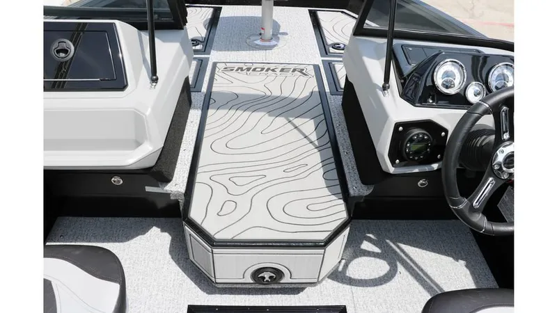 Slide: The Image of Smoker Craft Adventurer 178 DC 2025 - 20