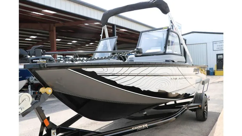 Slide: The Image of Smoker Craft Adventurer 178 DC 2025 - 30