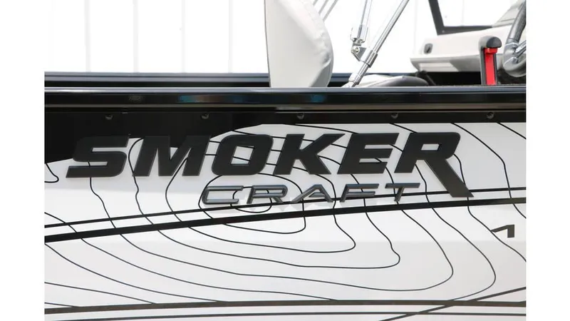 Slide: The Image of Smoker Craft Adventurer 178 DC 2025 - 5