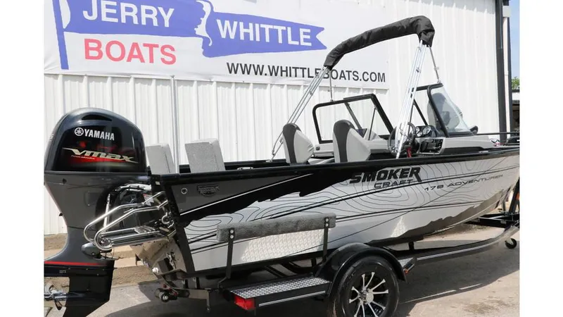 Slide: The Image of Smoker Craft Adventurer 178 DC 2025 - 8