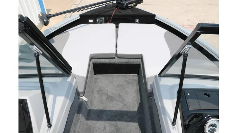 Slide: The Image of Smoker Craft Adventurer 188 FS 2024 - 14