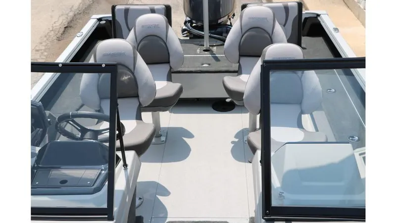 Slide: The Image of Smoker Craft Adventurer 188 FS 2024 - 17