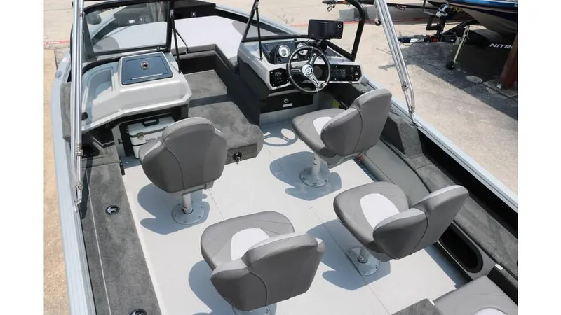 Slide: The Image of Smoker Craft Adventurer 188 FS 2024 - 18