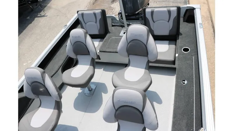 Slide: The Image of Smoker Craft Adventurer 188 FS 2024 - 19