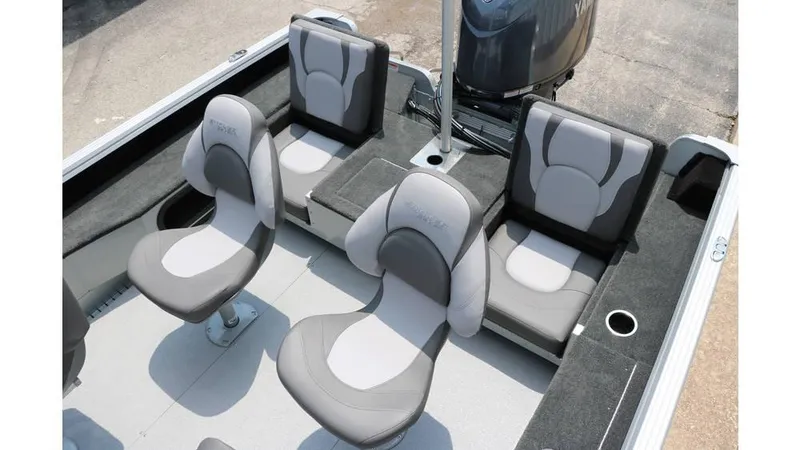 Slide: The Image of Smoker Craft Adventurer 188 FS 2024 - 20