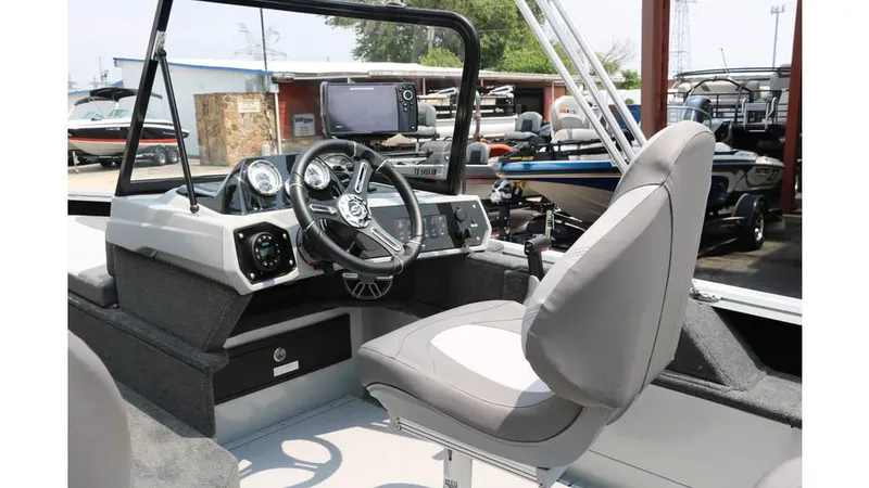 Slide: The Image of Smoker Craft Adventurer 188 FS 2024 - 21