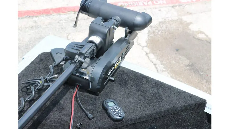 Slide: The Image of Smoker Craft Adventurer 188 FS 2024 - 24