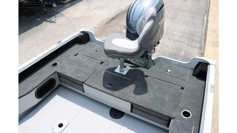 Slide: The Image of Smoker Craft Adventurer 188 FS 2024 - 27