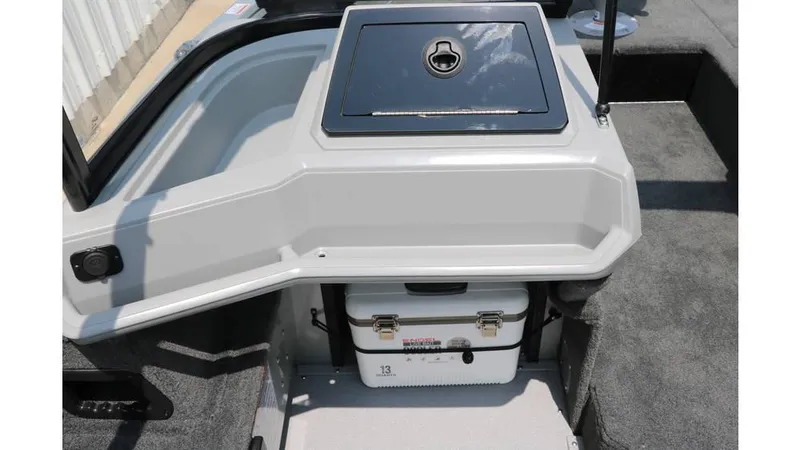 Slide: The Image of Smoker Craft Adventurer 188 FS 2024 - 29