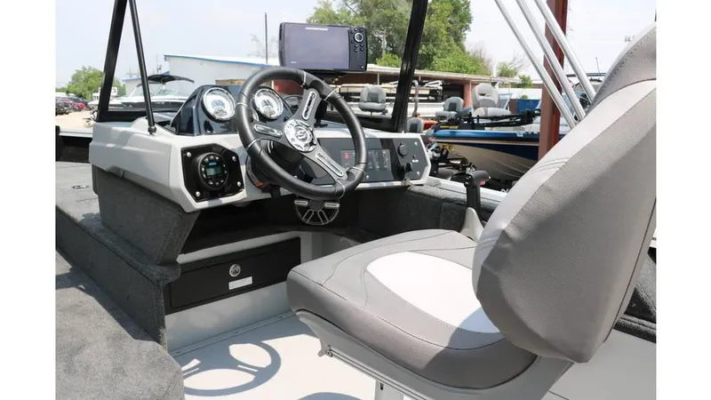 Slide: The Image of Smoker Craft Adventurer 188 FS 2024 - 31