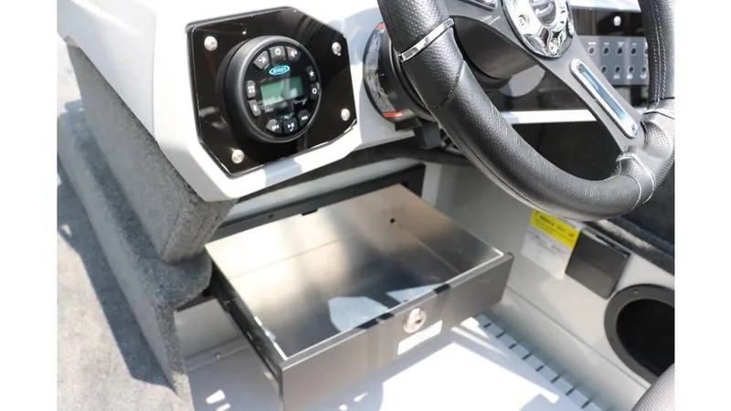 Slide: The Image of Smoker Craft Adventurer 188 FS 2024 - 32