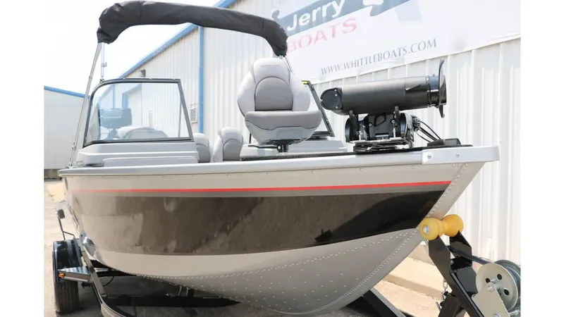 Slide: The Image of Smoker Craft Adventurer 188 FS 2024 - 9