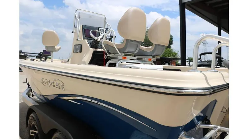 Slide: The Image of Blue Wave 2000 Pure Bay 2021 - 12