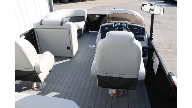 Slide: The Image of Sylvan Mirage 820 CLZ DH Premium 2025 - 10