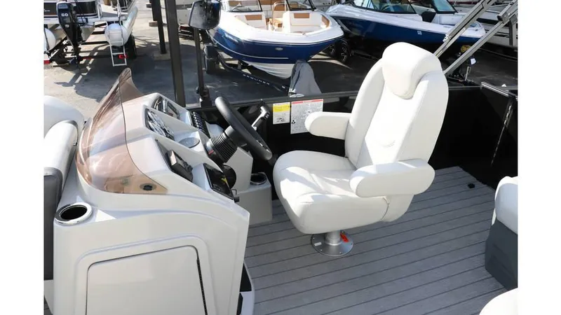 Slide: The Image of Sylvan Mirage 820 CLZ DH Premium 2025 - 15