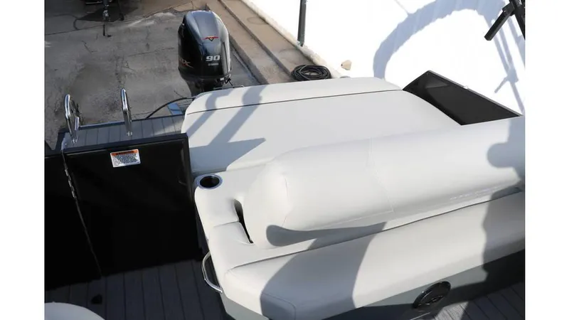 Slide: The Image of Sylvan Mirage 820 CLZ DH Premium 2025 - 19