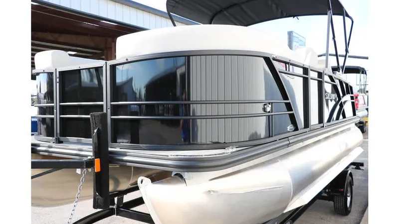 Slide: The Image of Sylvan Mirage 820 CLZ DH Premium 2025 - 30