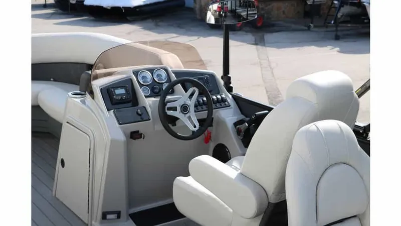 Slide: The Image of Sylvan Mirage 820 Party Fish Premium 2025 - 14