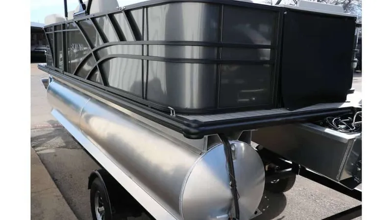 Slide: The Image of Sylvan Mirage 820 Party Fish Premium 2025 - 34