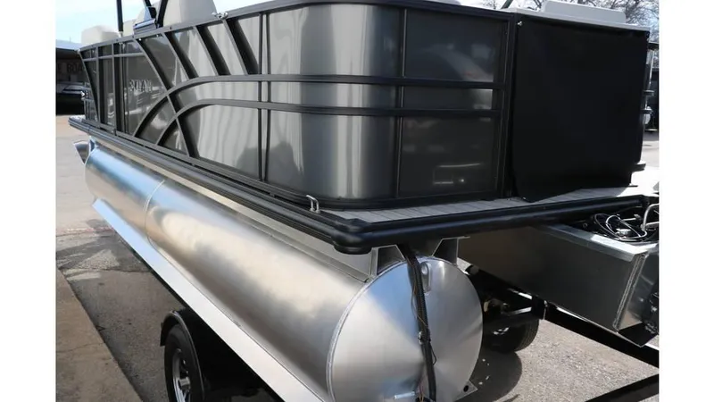 Slide: The Image of Sylvan Mirage 820 Party Fish Premium 2025 - 34