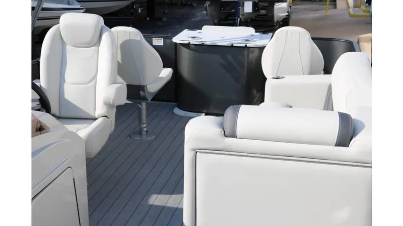 Slide: The Image of Sylvan Mirage 820 Party Fish Premium 2025 - 5