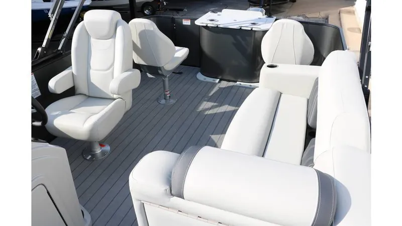 Slide: The Image of Sylvan Mirage 820 Party Fish Premium 2025 - 6