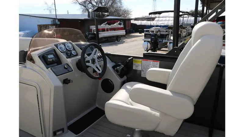 Slide: The Image of Sylvan Mirage 820 Party Fish Premium 2025 - 8