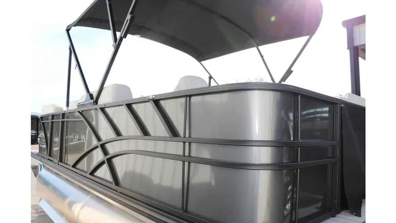 Slide: The Image of Sylvan Mirage 820 Party Fish Premium 2025 - 35