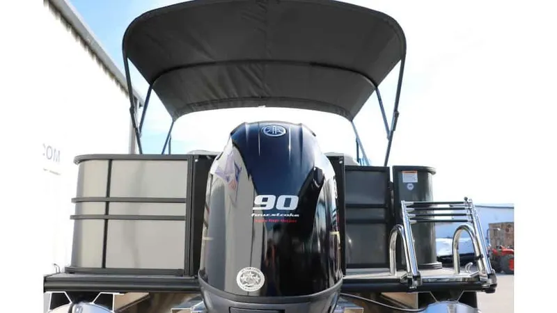 Slide: The Image of Sylvan Mirage 820 Party Fish Premium 2025 - 32