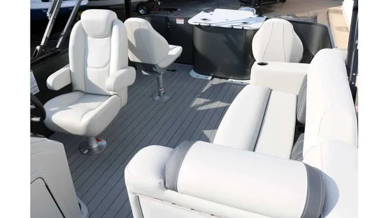 Slide: The Image of Sylvan Mirage 820 Party Fish Premium 2025 - 6