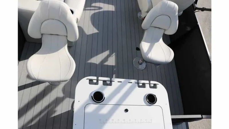 Slide: The Image of Sylvan Mirage 820 Party Fish Premium 2025 - 17