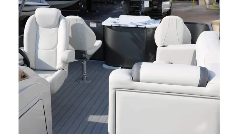 Slide: The Image of Sylvan Mirage 820 Party Fish Premium 2025 - 5