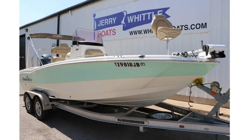 Slide: The Image of NauticStar 211 Hybrid 2020 - 11