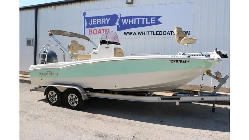 Slide: The Image of NauticStar 211 Hybrid 2020 - 13