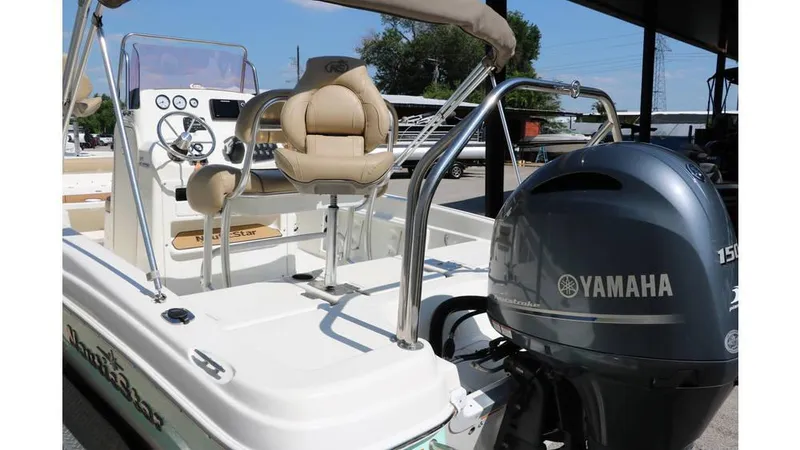 Slide: The Image of NauticStar 211 Hybrid 2020 - 15
