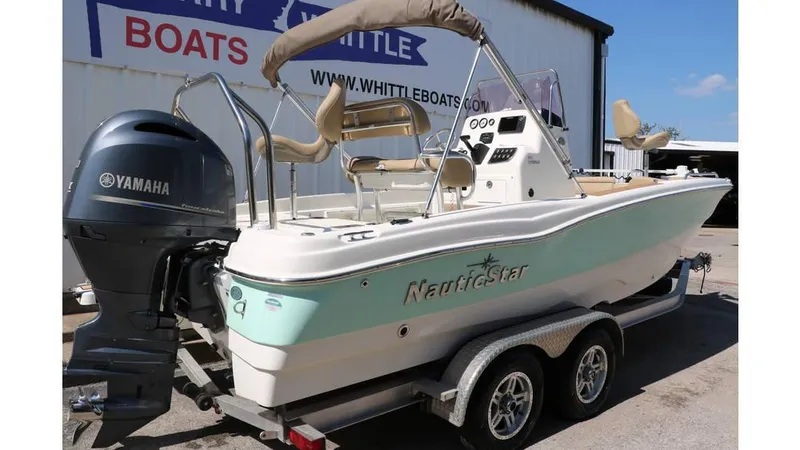 Slide: The Image of NauticStar 211 Hybrid 2020 - 3