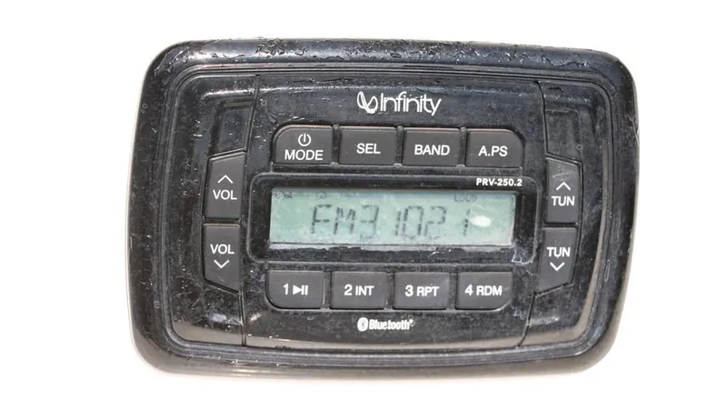 Slide: The Image of NauticStar 211 Hybrid 2020 - 31